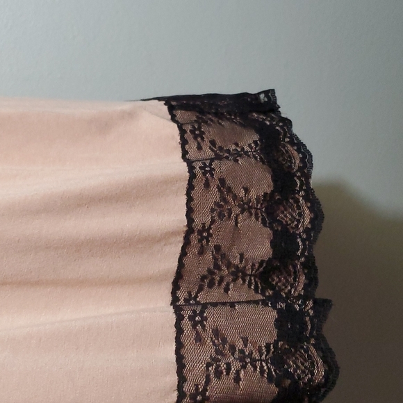 FOREVER 21 Creamy Peach Asymmetrical Stretchy Tunic Dress w/Blk Lace-EUC-Sz SP - Picture 5 of 17